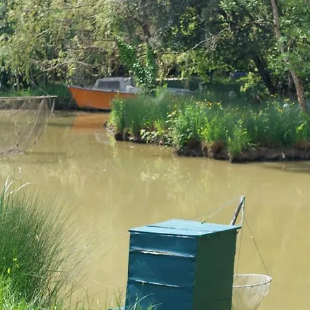 Rive Charente Le Bateau 別荘